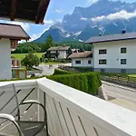 Chalet Alpine Schmiede *