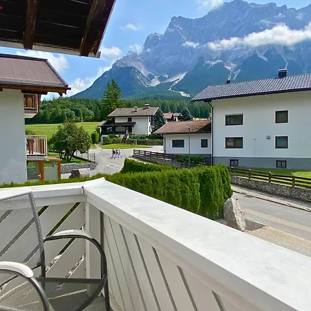 Chalet Alpine Schmiede *
