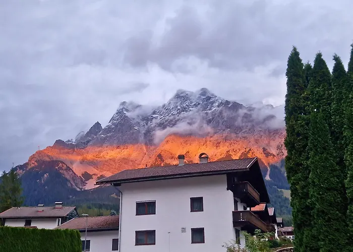 Chalet Alpine Schmiede *